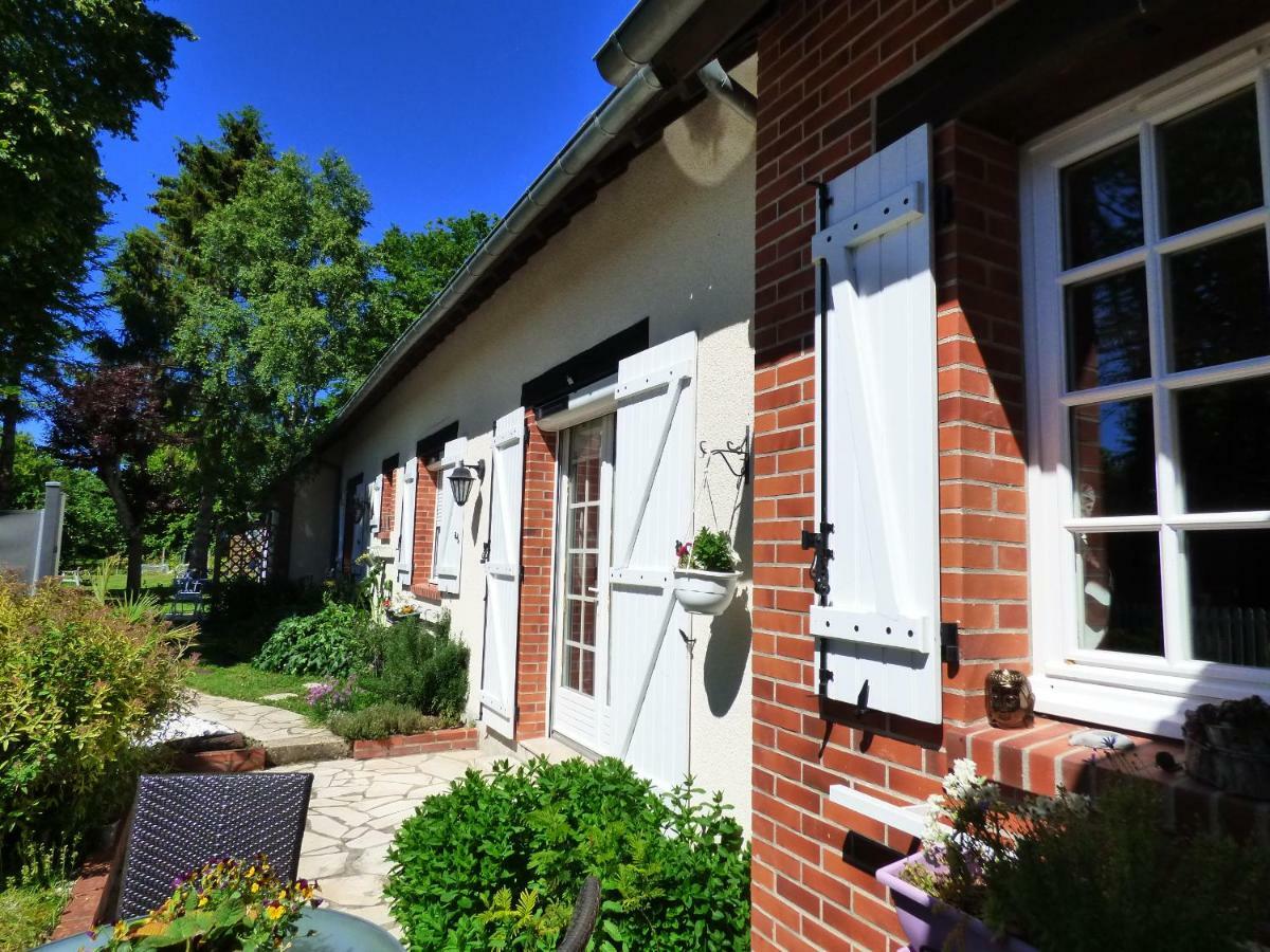 chambres d'hôtes les Muscaris Feins-en-Gatinais Exterior foto